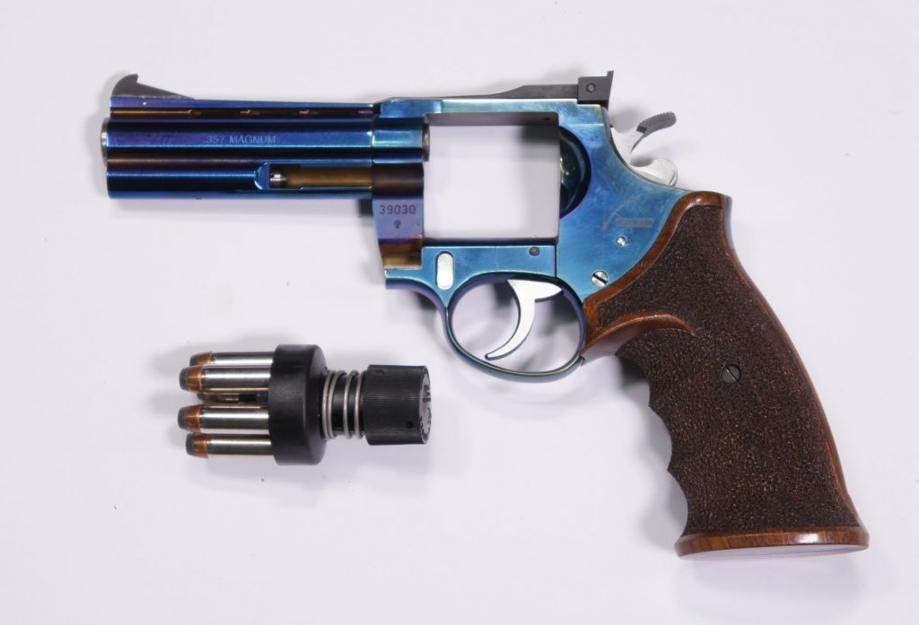 Trommelrevolver mit Magazin Waffensachkunde: Trommelrevolver mit Magazin